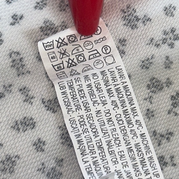 Denim & Flower White and Blue Floral Button Down Shirt - Picture 7 of 12